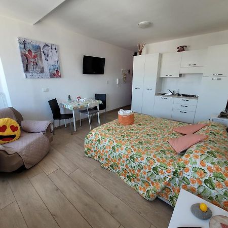 Rosato 3 Sea View Apartment Lignano Sabbiadoro Zewnętrze zdjęcie